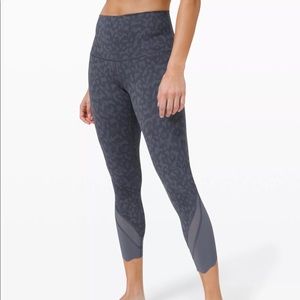 Lululemon WUNDER UNDER CROP High Rise 23” leggings